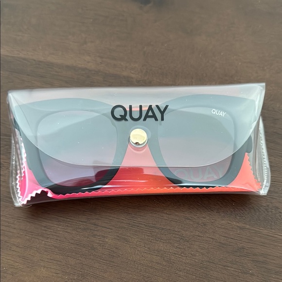Quay After Hours Sunglasses - Picture 3 of 3